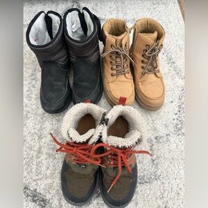 Set of winter boots. Little boy size 1.